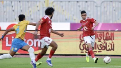 صورة الأهلي يضرب الإسماعيلي بثنائية في الدوري المصري