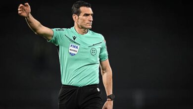 صورة حكم مواجهة برشلونة وأتلتيكو مدريد في كأس الملك