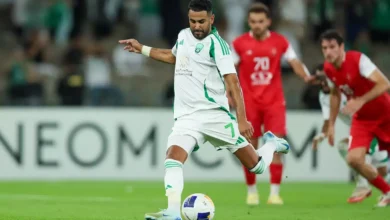 صورة رياض محرز يفوز بجائزة في الدوري السعودي