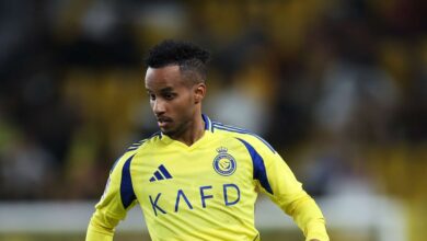 صورة غموض مفاجئ يحيط بمستقبل عبدالرحمن غريب مع النصر