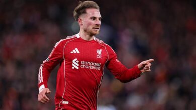 صورة والد ماك أليستير يوضح موقف اللاعب من الرحيل عن ليفربول